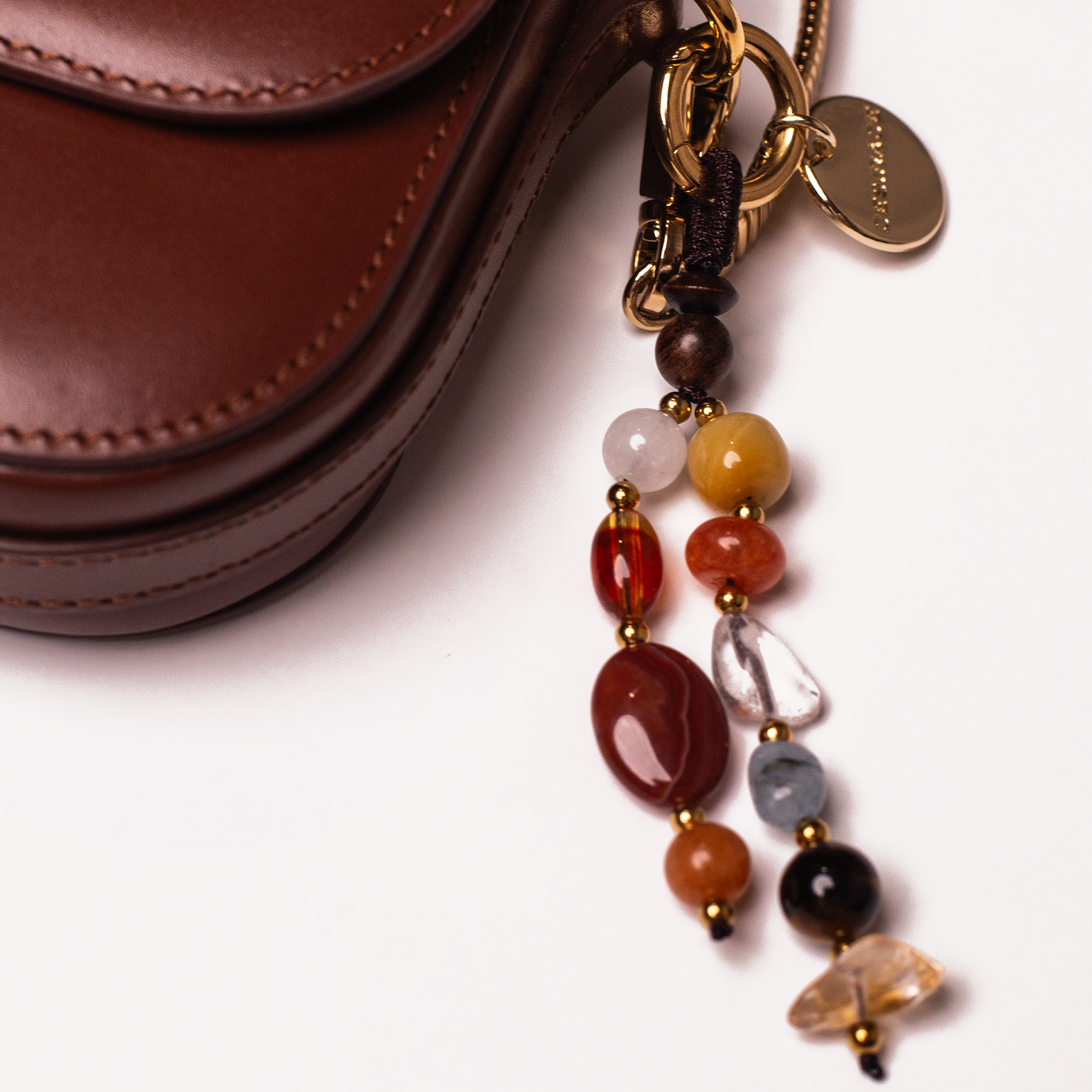 AMBRA SOLE – Charm pentru geantă din pietre naturale