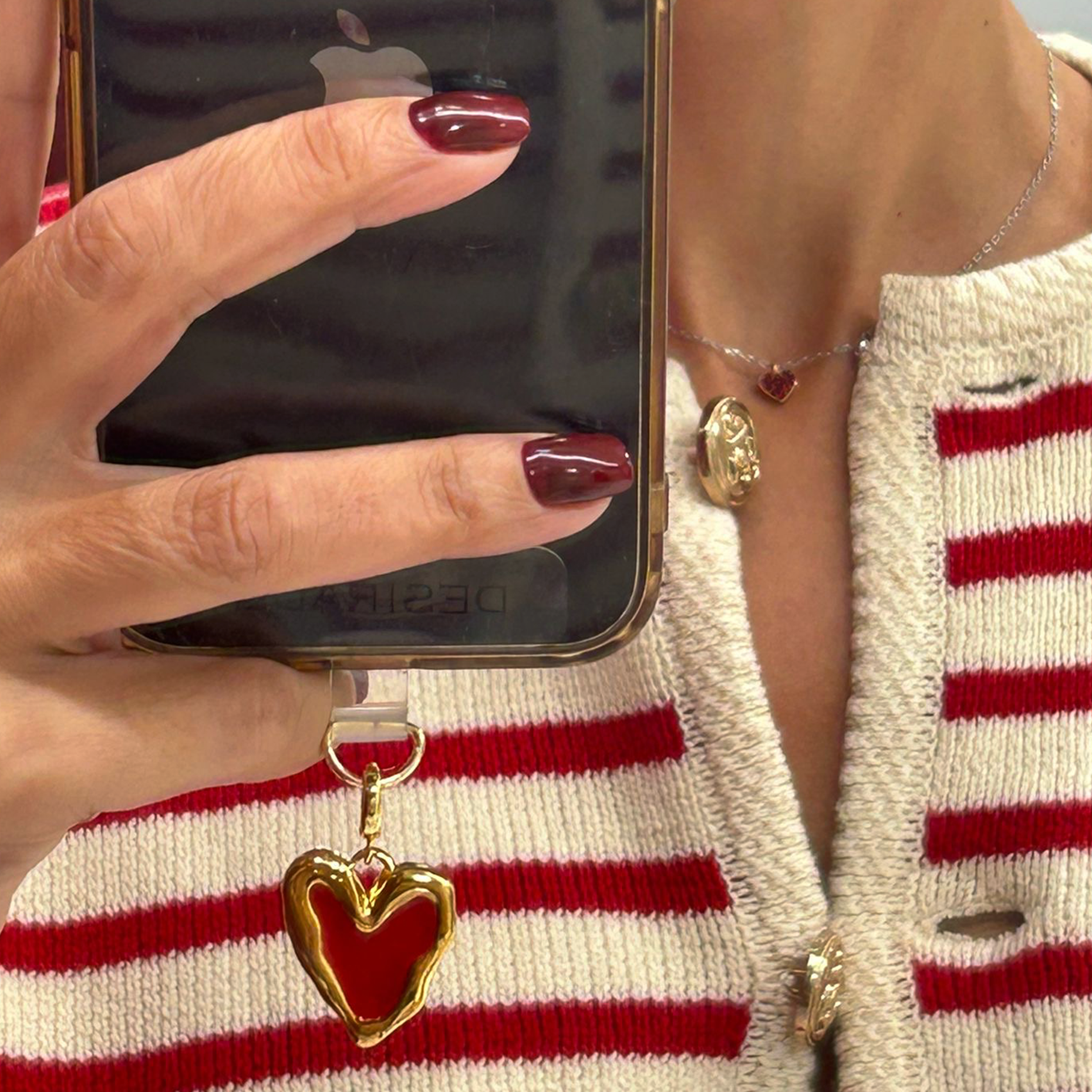 Heart of Gold: Adaptor + Charm Inimă Roșu – 18K Edition