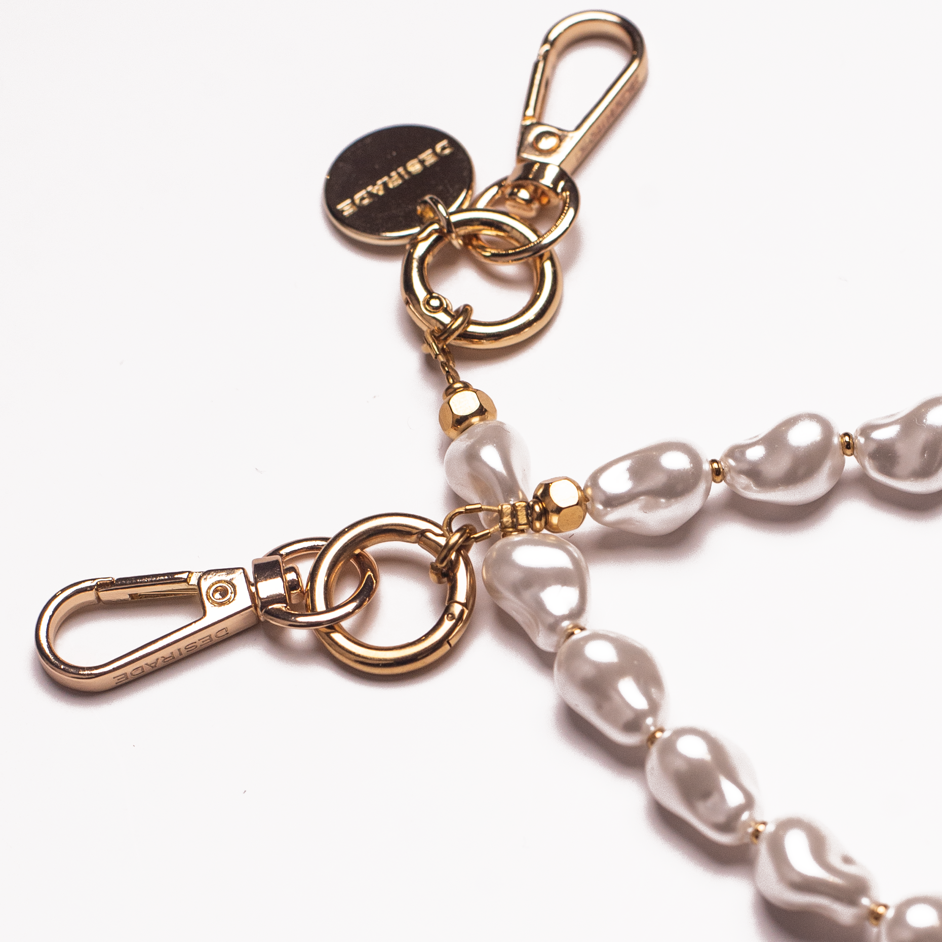 GRAZIA – Strap pentru telefon cu perle sintetice