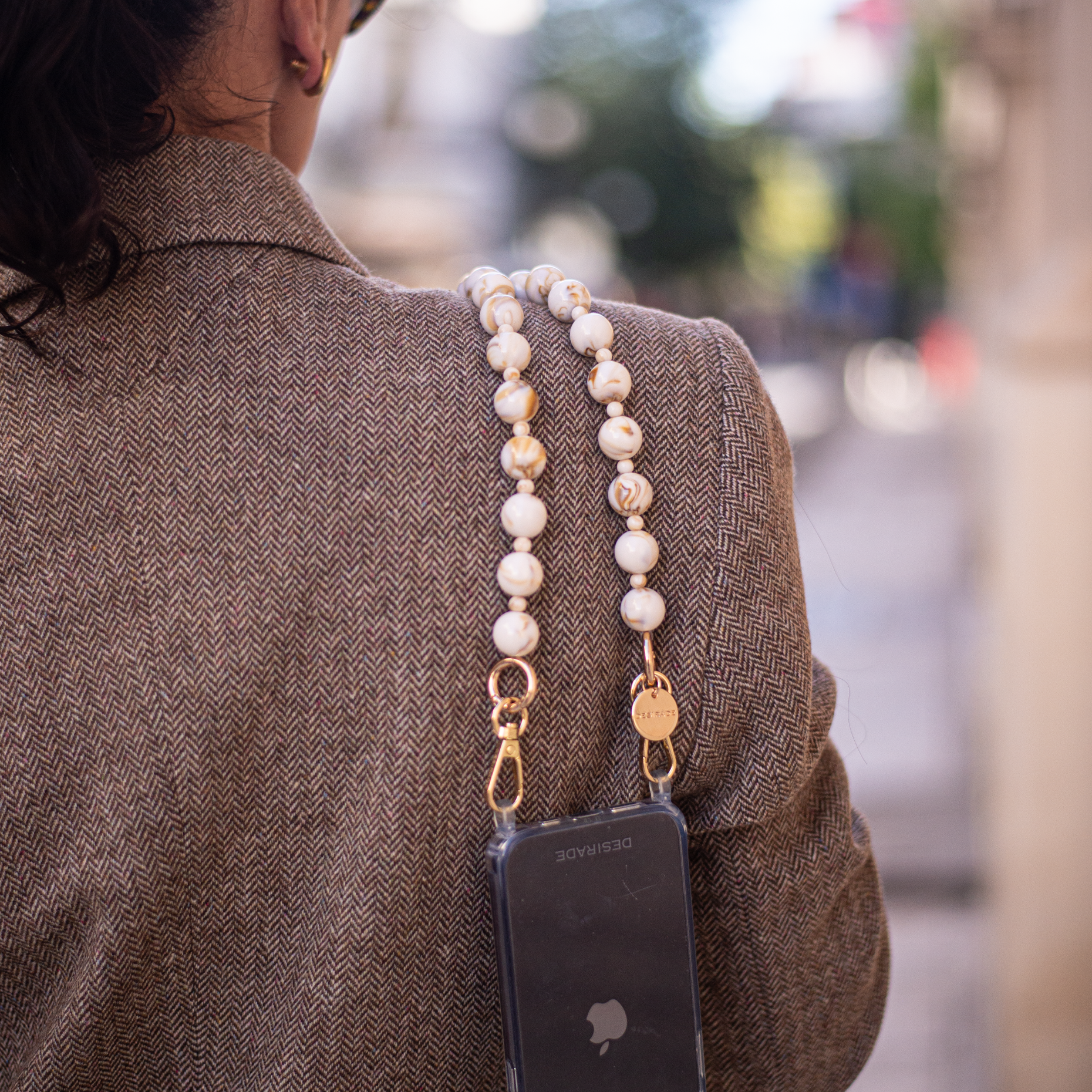 Caramel Twist – Crossbody Strap pentru telefon